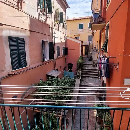 Apartment Da A Landa Nel Centro Storico Ad Un Passo Dal Mare