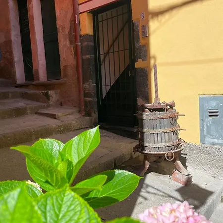 Apartment Da A Landa Nel Centro Storico Ad Un Passo Dal Mare Monterosso al Mare